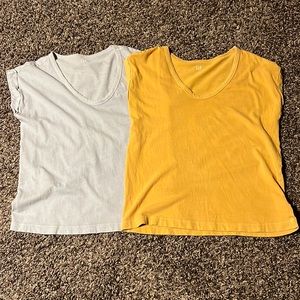Set of 2 Gap Scoop Neck Tees